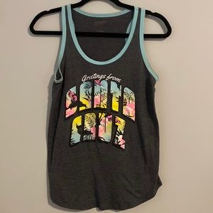 Arizona jean company multicolor tank size large but runs small